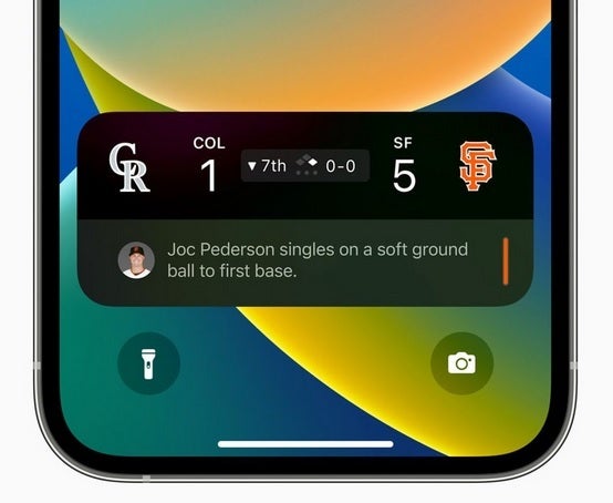 Apple Sports Live Scores on iPhone Lock Screen with iOS 18