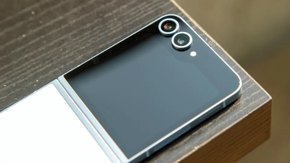 Galaxy Z Flip 7 Camera Specs Leak, Show Little Improvement