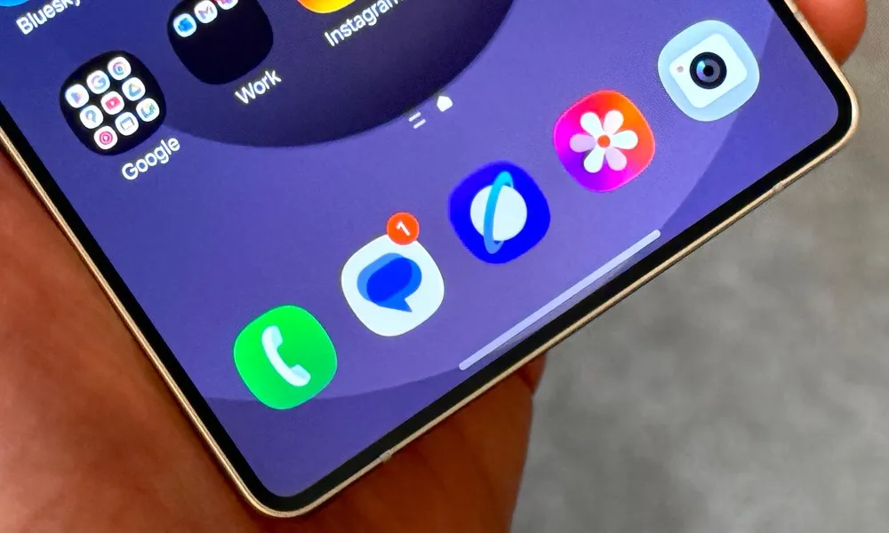 Samsung Messages Dropped from Galaxy S25 in Bold Transition
